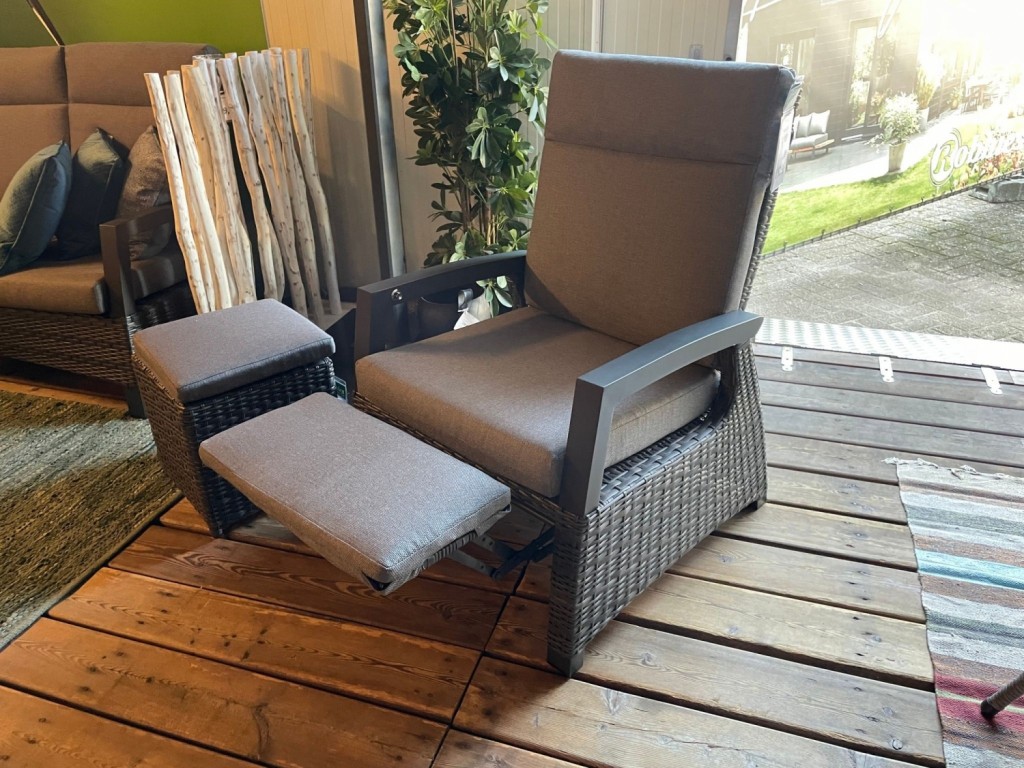Darwin loungestoel met voetstuk